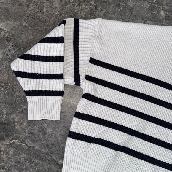 Mango Cropped Quarter Zip Sweatshirt Size Large - Picture 2 of 6